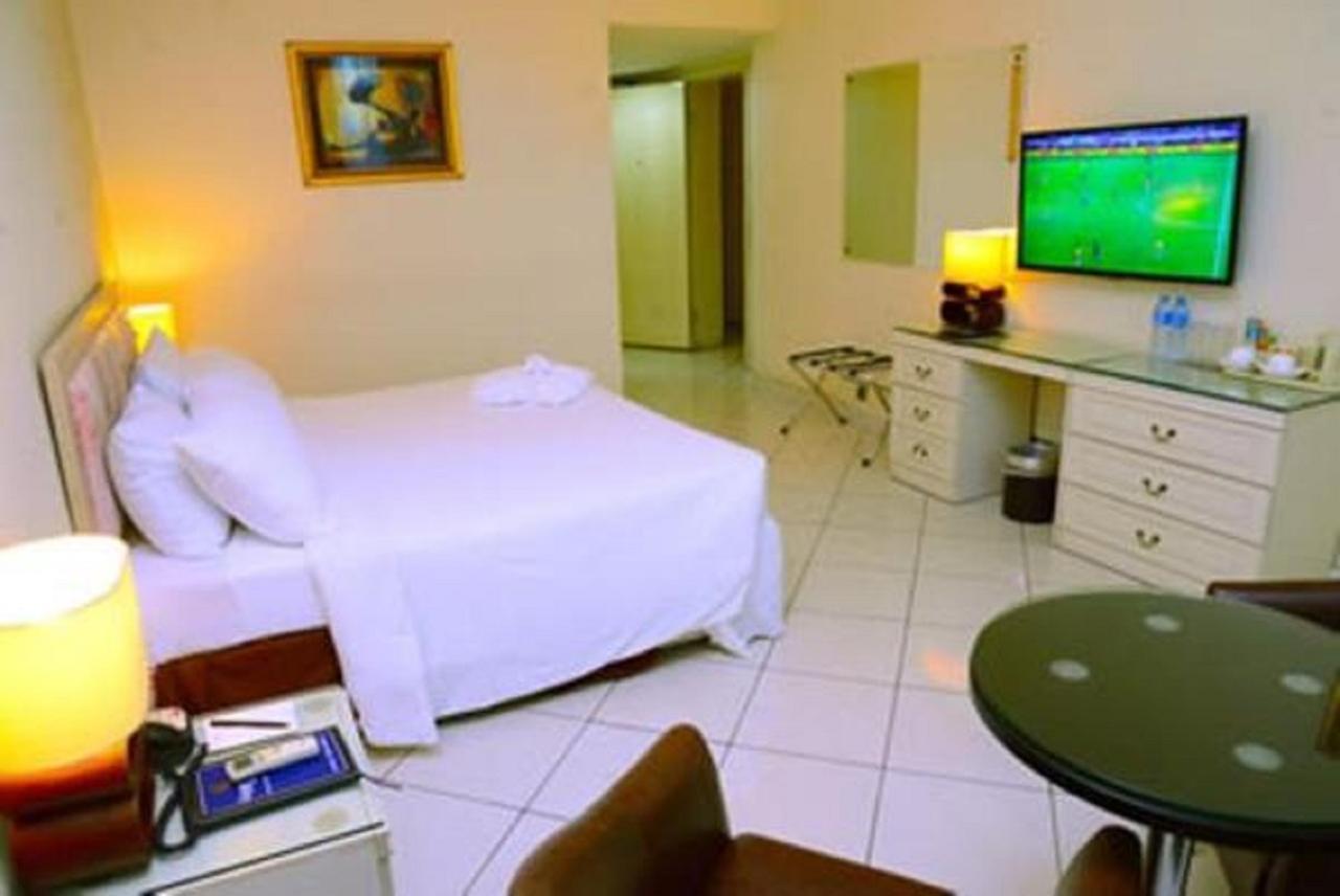 Golden Royale Hotel Enugu Exteriör bild