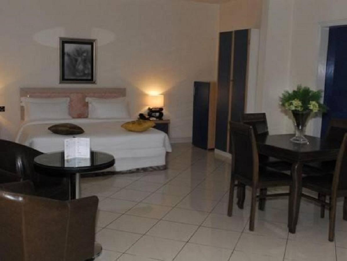Golden Royale Hotel Enugu Exteriör bild