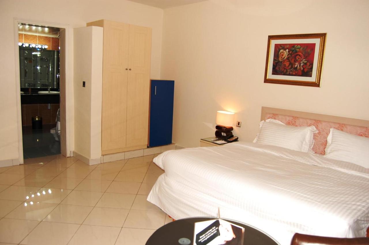 Golden Royale Hotel Enugu Exteriör bild
