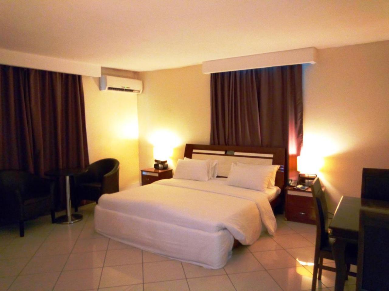 Golden Royale Hotel Enugu Exteriör bild