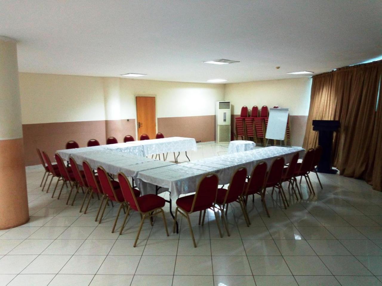 Golden Royale Hotel Enugu Exteriör bild