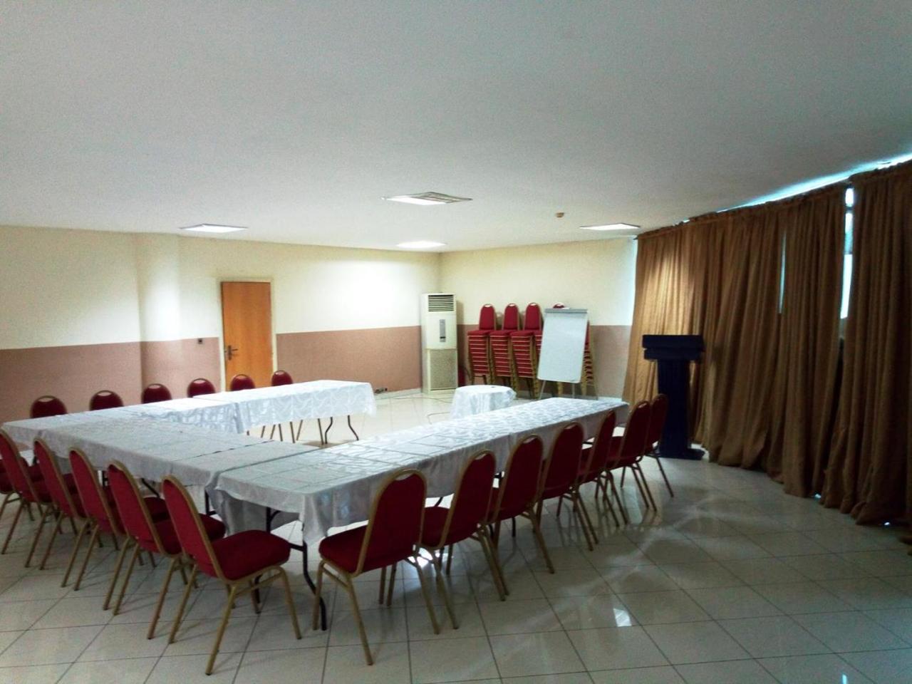 Golden Royale Hotel Enugu Exteriör bild